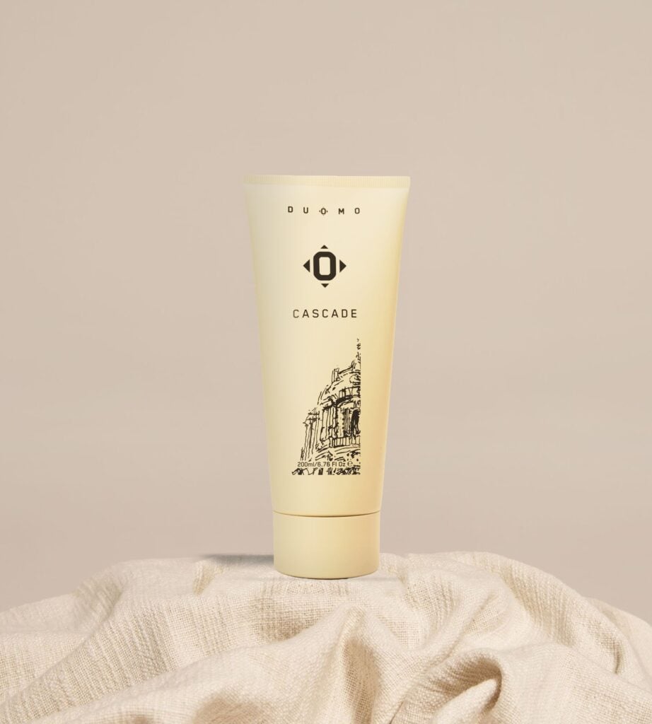 Duomo Cascade Forming Gel on natural linen cloth